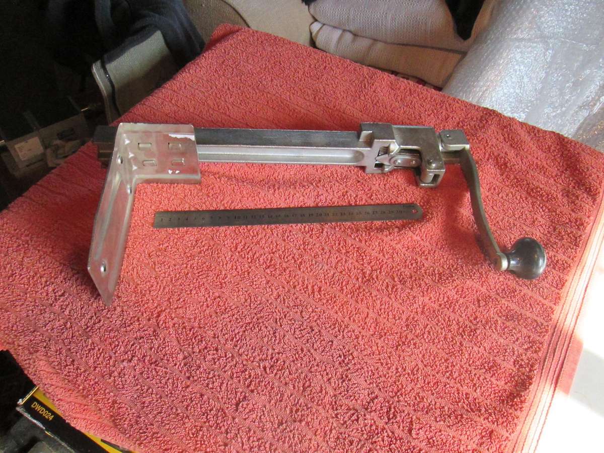 CATERING TABLE MOUNT CAN OPENER AS NEW.