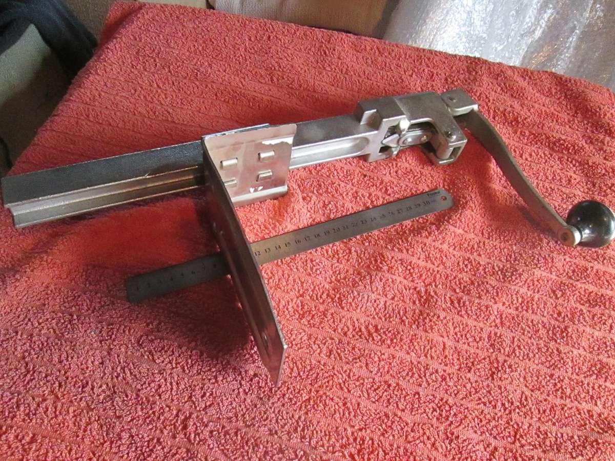 CATERING TABLE MOUNT CAN OPENER AS NEW.
