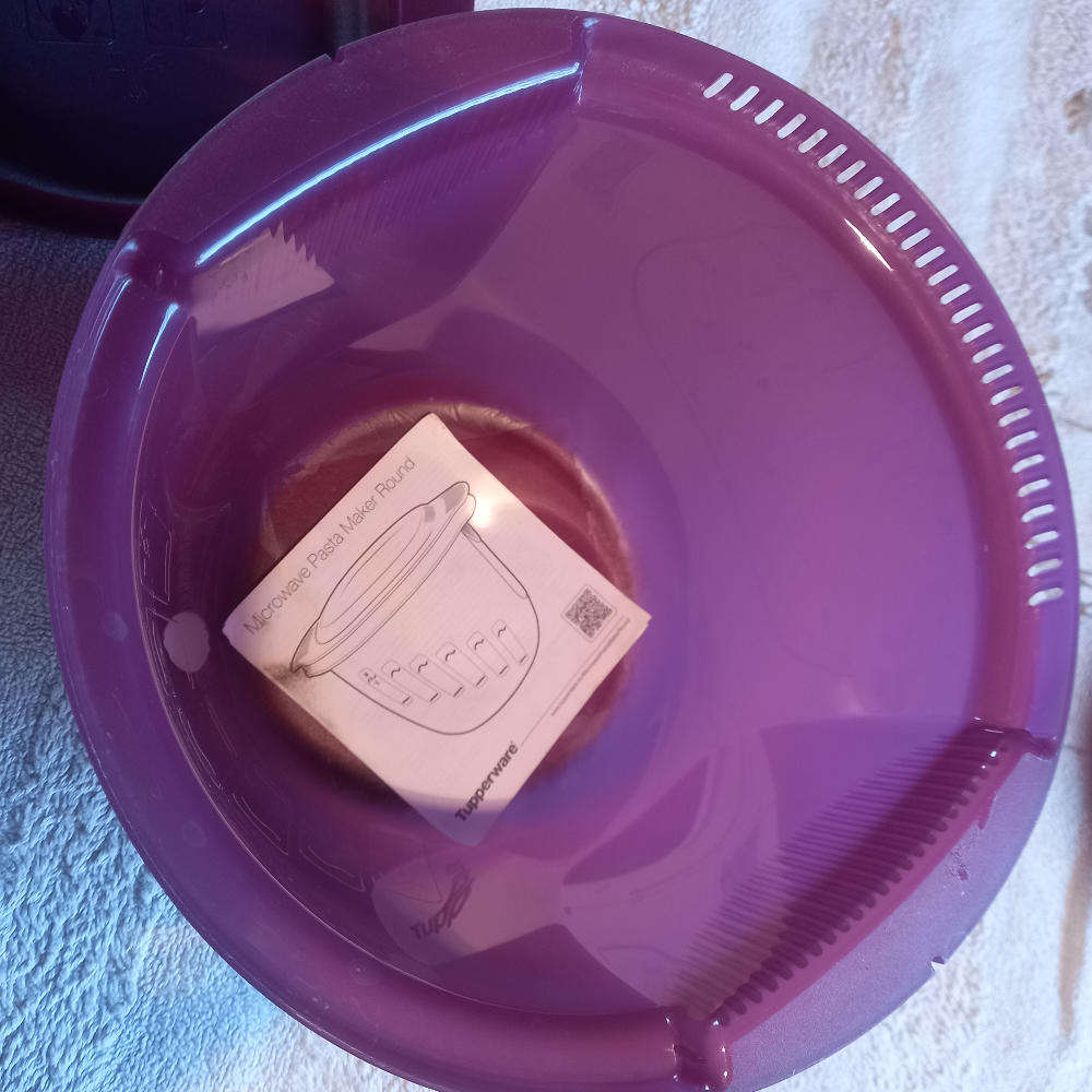 Tupperware microwave pasta cooker 3l never used