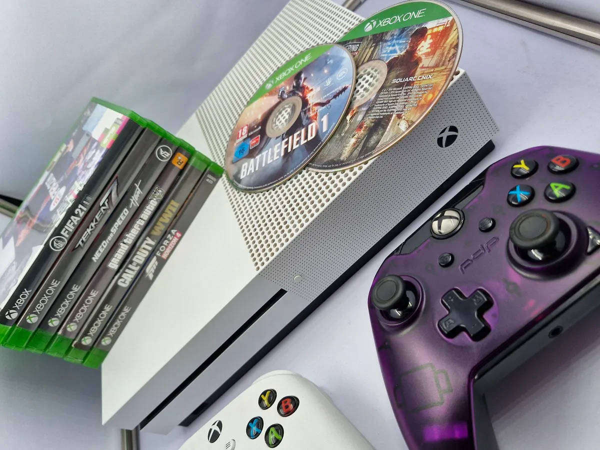 Xbox One 1TB with 2 Controllers and 8 Games