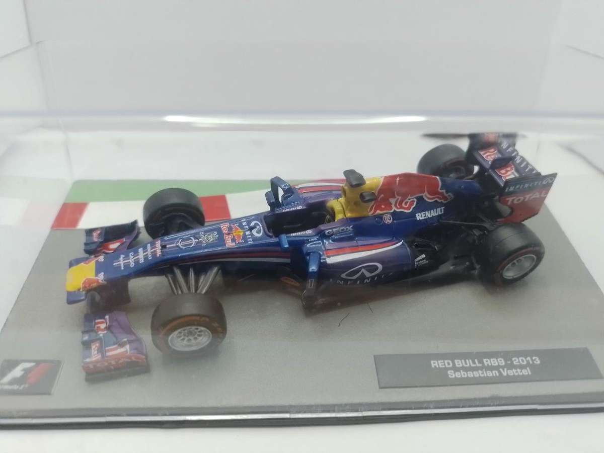 Red Bull R89 2013 Sabastian Vettel - Formula 1 Collection 1:43 scale (Car only no magazine)