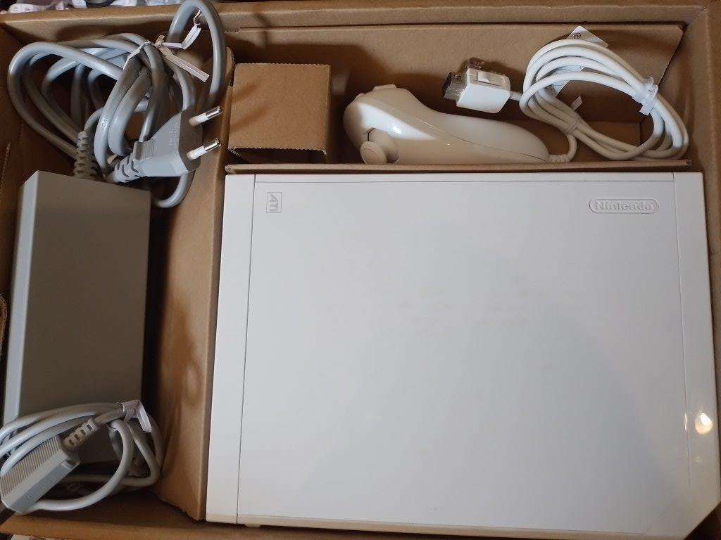 Nintendo Wii - Family Edition Console, Sports + Party Games & Motion Plus Remote (Boxed)