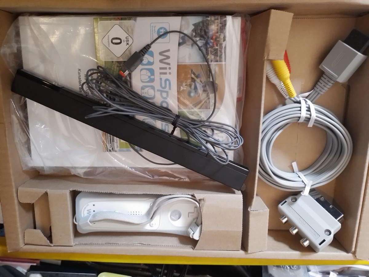 Nintendo Wii - Family Edition Console, Sports + Party Games & Motion Plus Remote (Boxed)