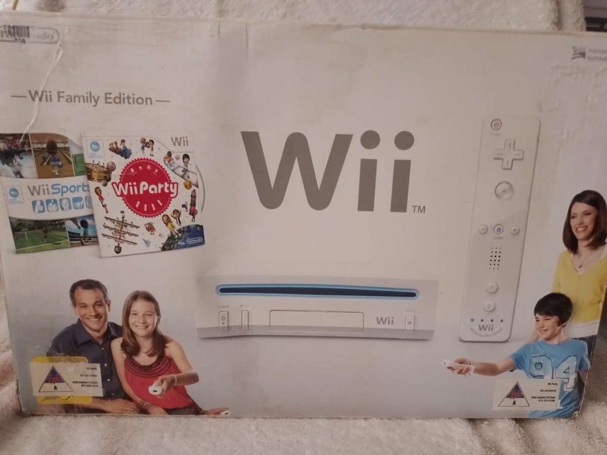 Nintendo Wii - Family Edition Console, Sports + Party Games & Motion Plus Remote (Boxed)
