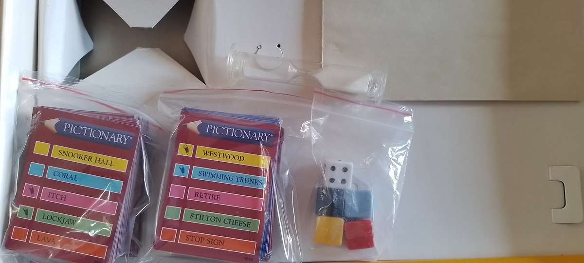 Pictionary The Game of Quick Draw Updated over 1000 New Words- Made in South Africa  - Arlenco