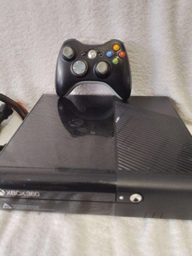 Xbox 360 E Console + Controller, PSU, HDMI Cable