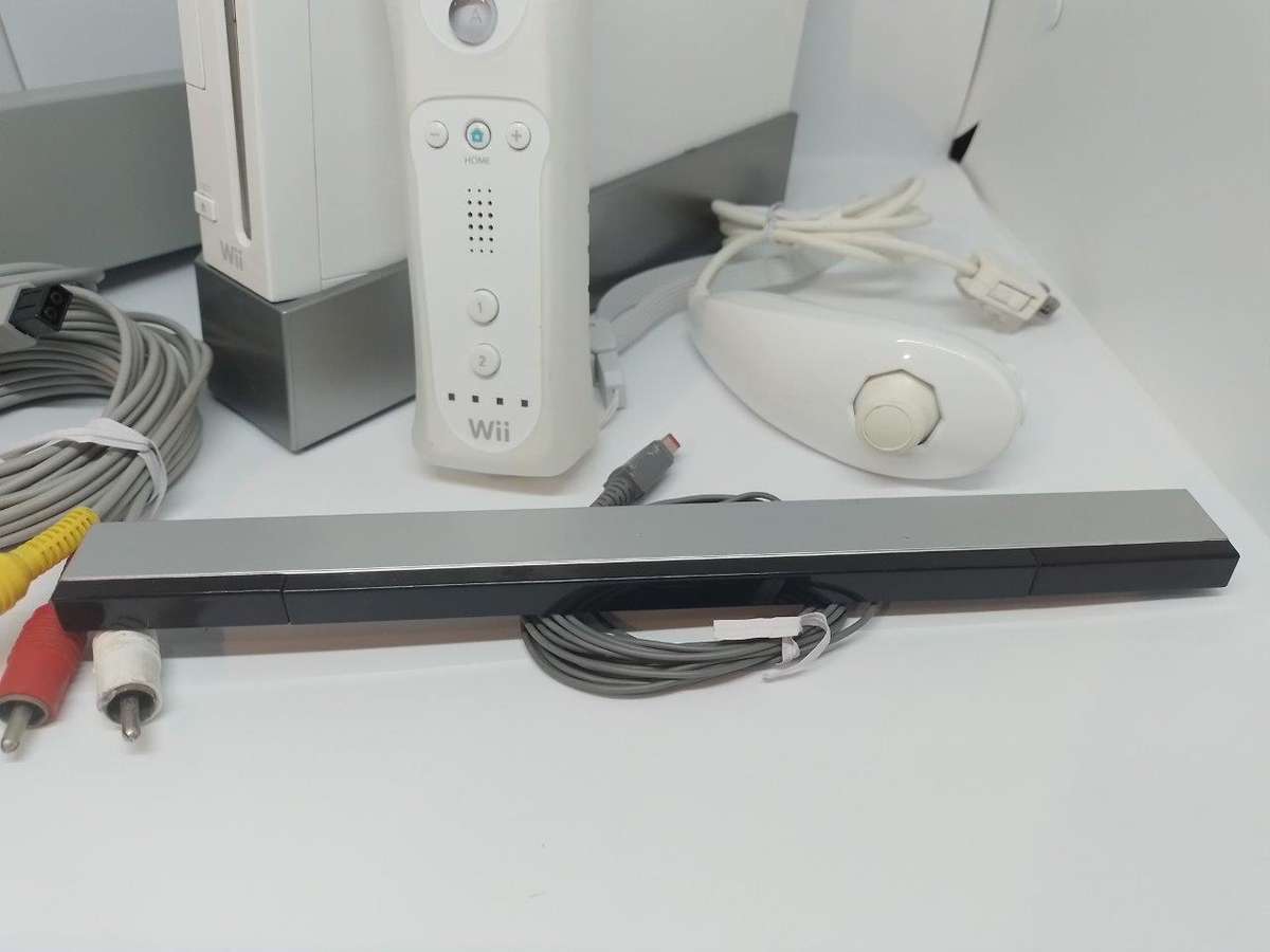 Nintendo Wii - White, Controller, Nunchuck, PSU, Sensor, Cables Stand, Silicone Controller Sleeve