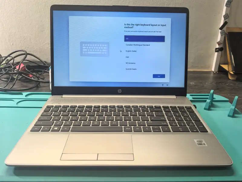 HP 250 G8 , i3-1005G1 10TH GEN , 8GB DDR4 , 512GB NVME SSD, AS GOOD AS NEW