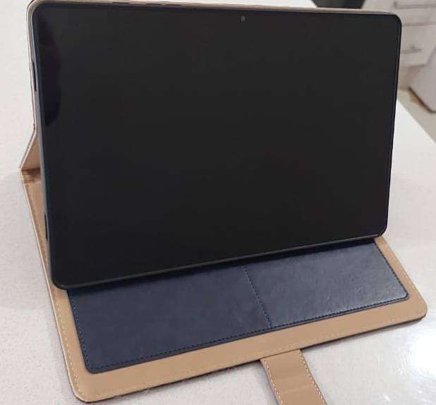 ##Late Entry## Like Brand New Samsung Galaxy Tab A9+  11'' Wifi And SimCard 4GB/64GB With Flip Cover