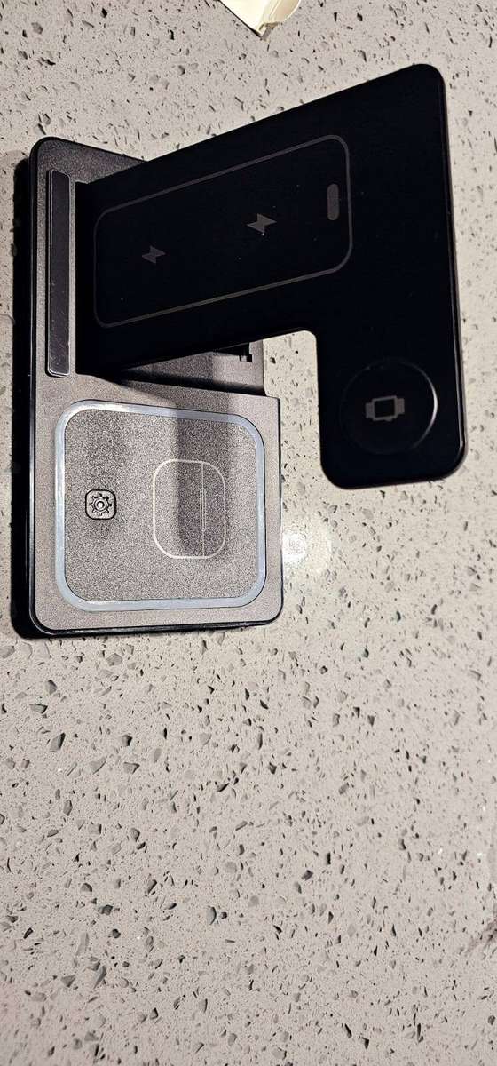 3 in 1 Wireless Charging Station