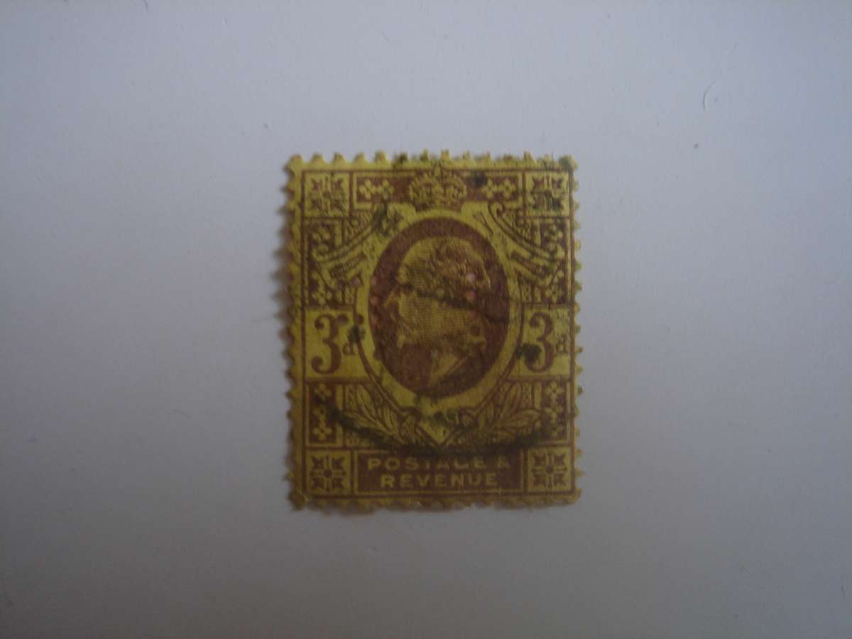 1902 Great Britain - SG285 used, stamped with perfins 'L P'