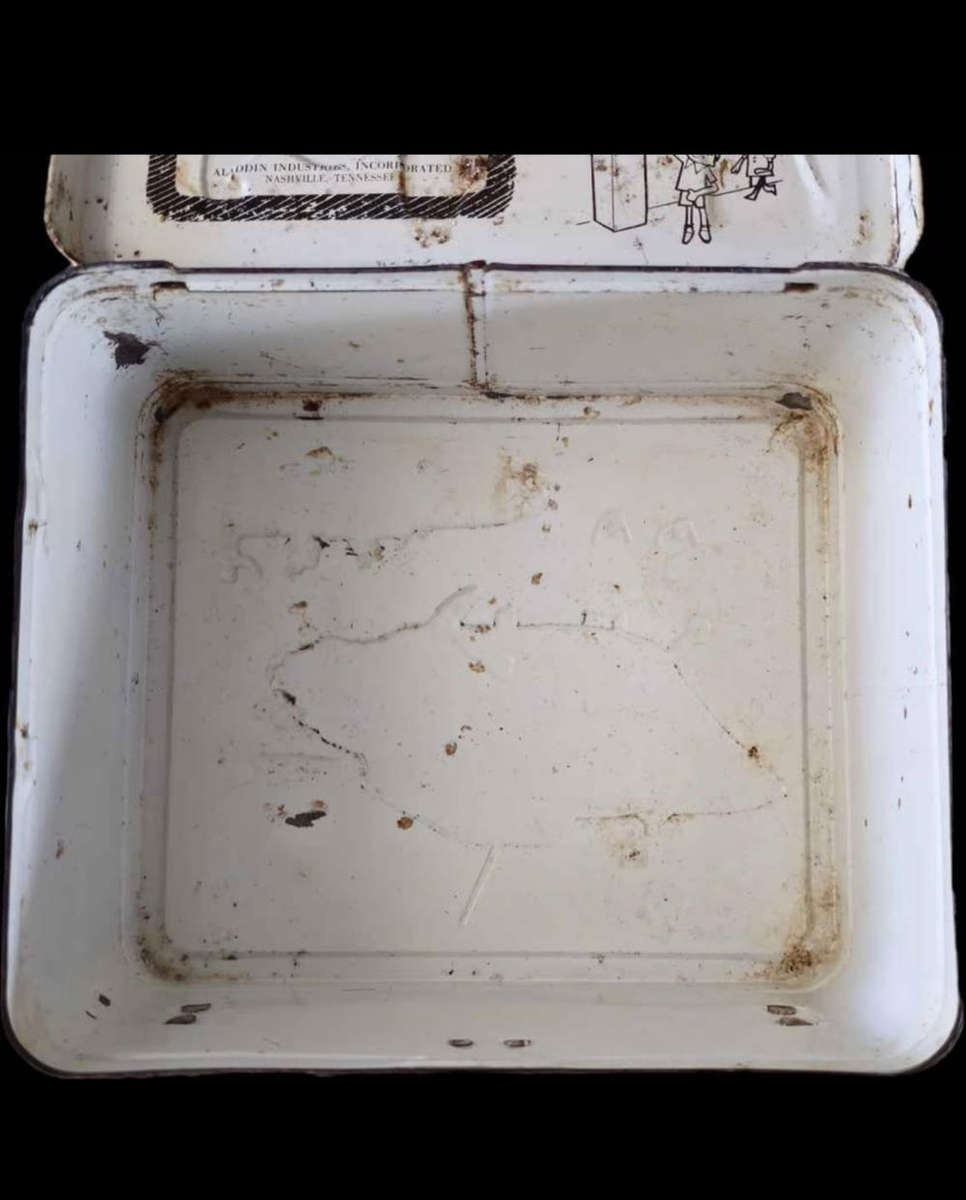 1966 James Bond 007 Metal Lunchbox by Aladdin Industries (Highly Collectable)