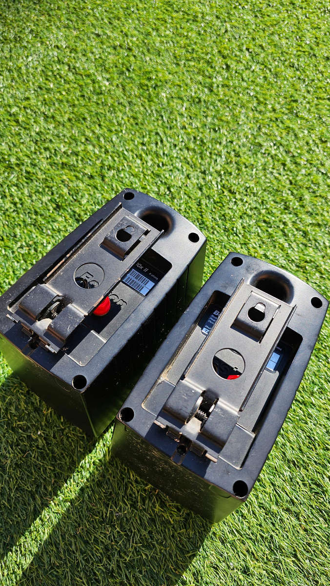 Pair of Boston Micro 80X II 8 OHM Speakers