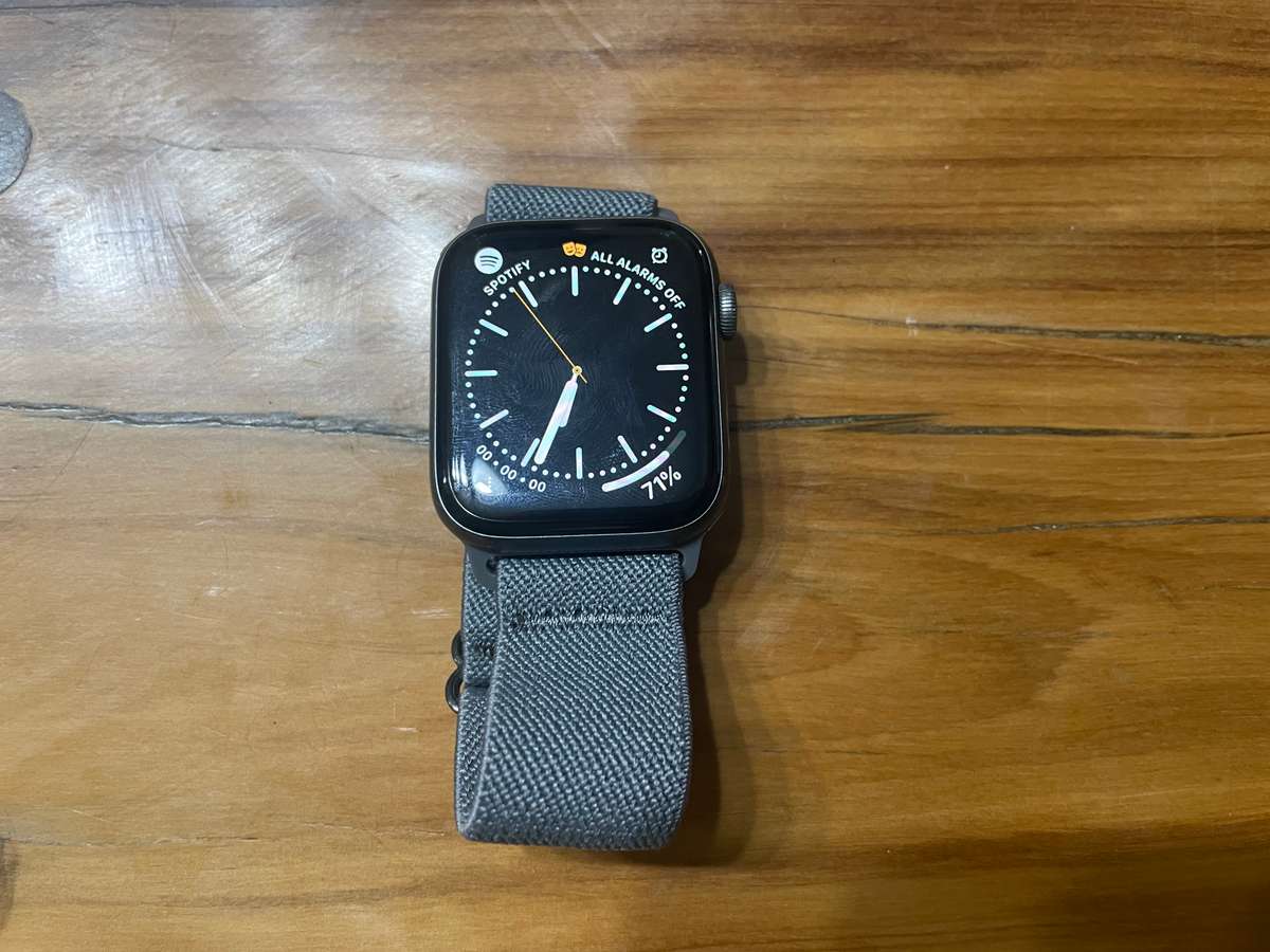 Apple Watch Series 4 (44mm Nike edition GPS only)