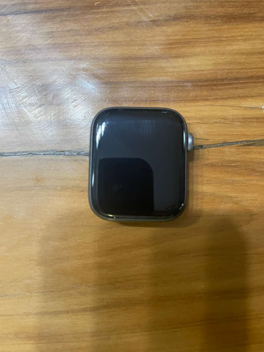 Apple Watch Series 4 (44mm Nike edition GPS only)