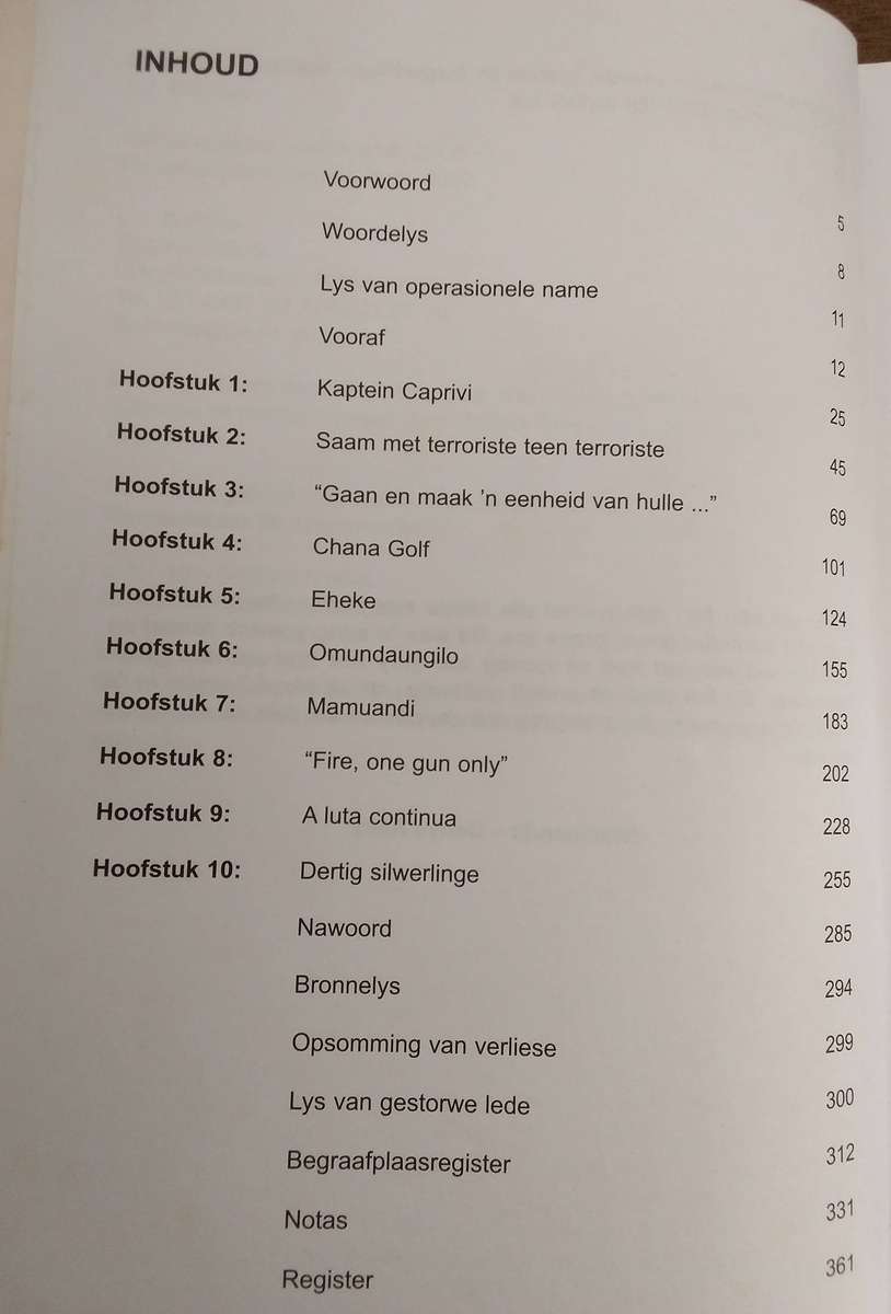 Die Buffel Struikel 'n Storie van 32 Bataljon en sy Mense by L J Bothma