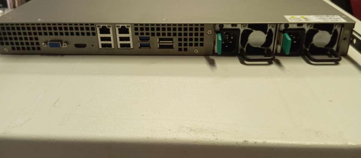 QNAP TS-469U & 4x Seagate 6TB NAS HDD