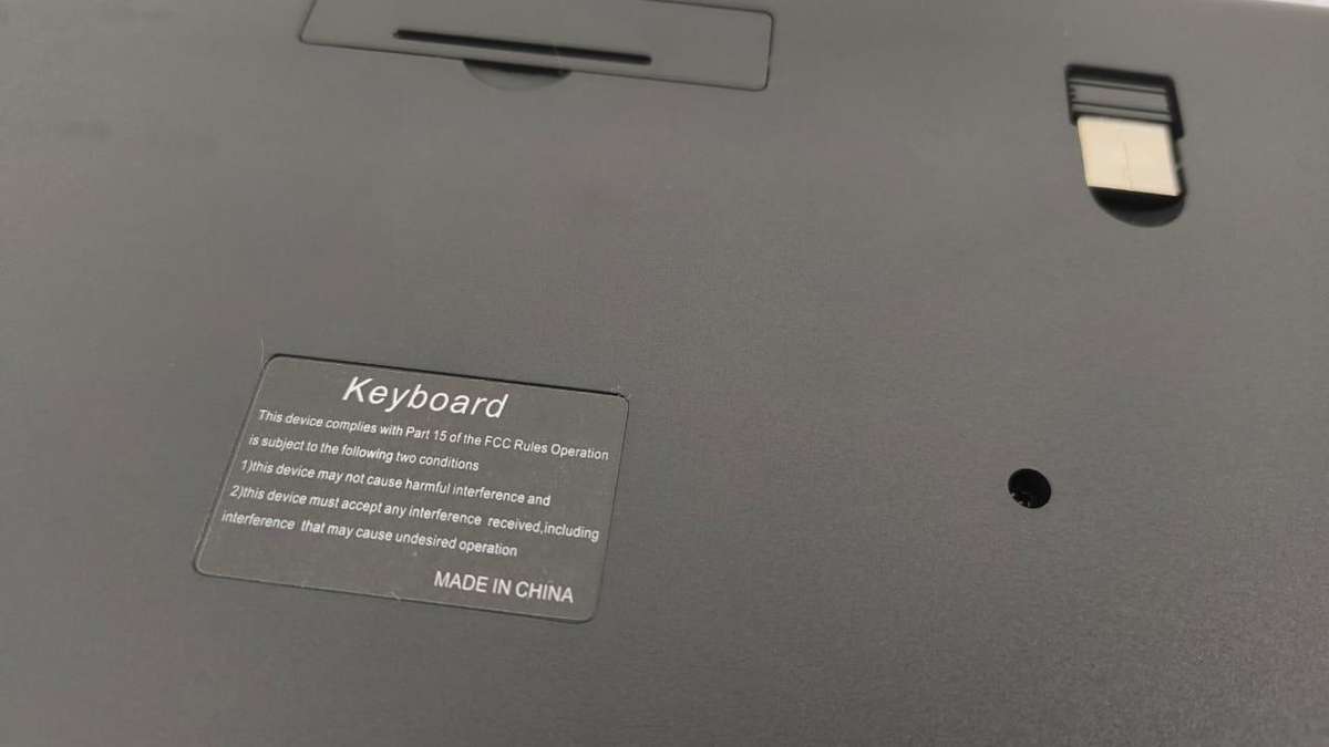 Wireless full size Keyboard 2.4G & Bluetooth With Card Slot Bracket