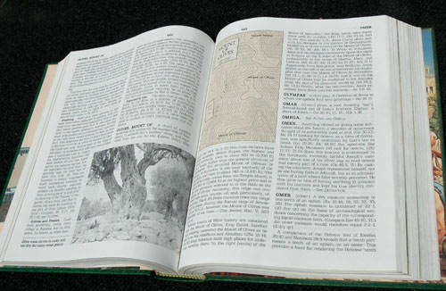 Insight on the Scriptures: Volume 1 and 2