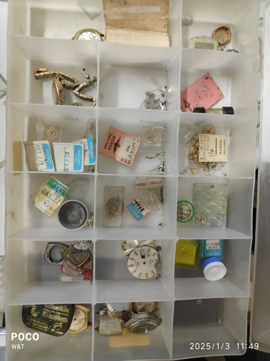 Mixed Lot of watch parts  Seiko/Roamer/ETA/FEF/Large Mainspring Barrel Assortment