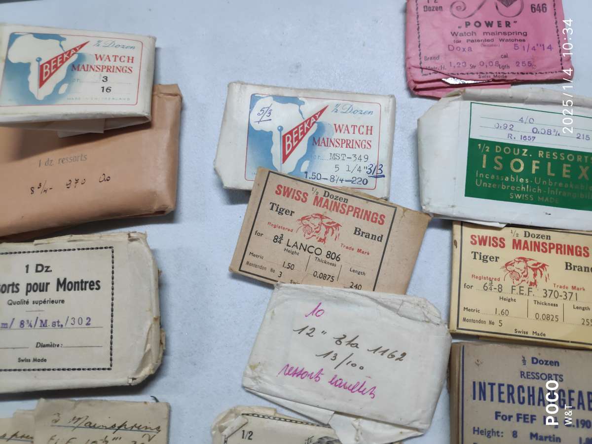 Massive lot of watch mainsprings