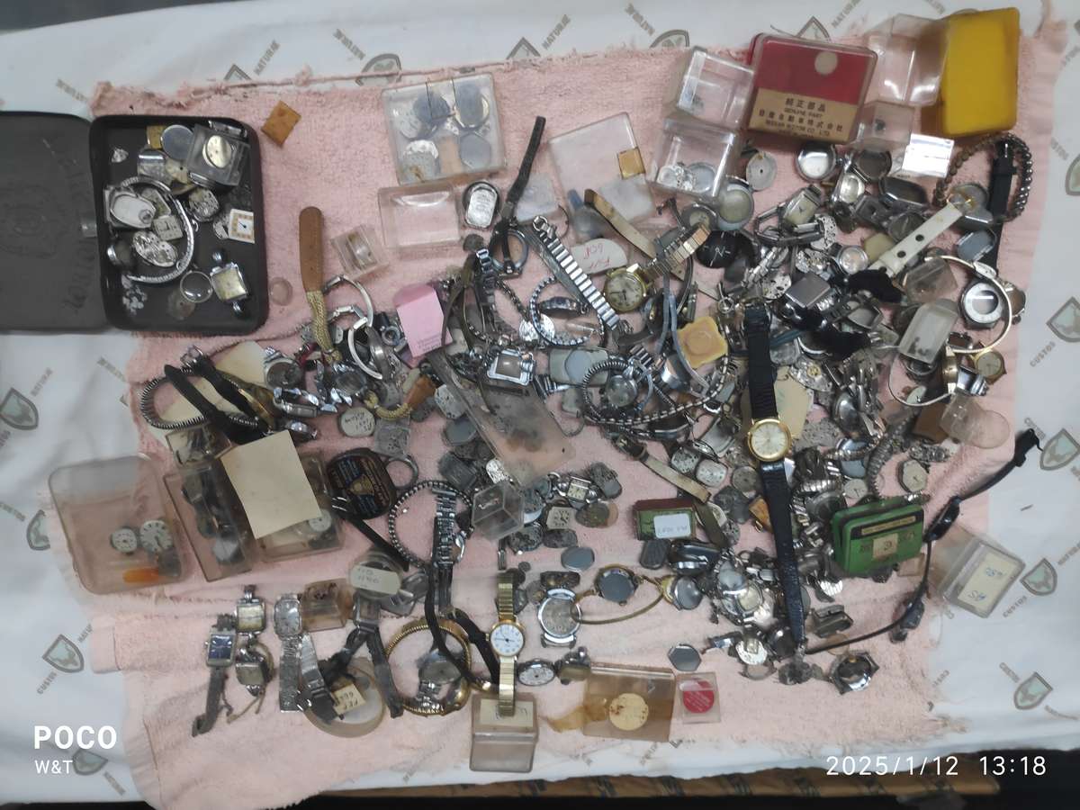 Ladies Mixed lot of watches for spares or repair