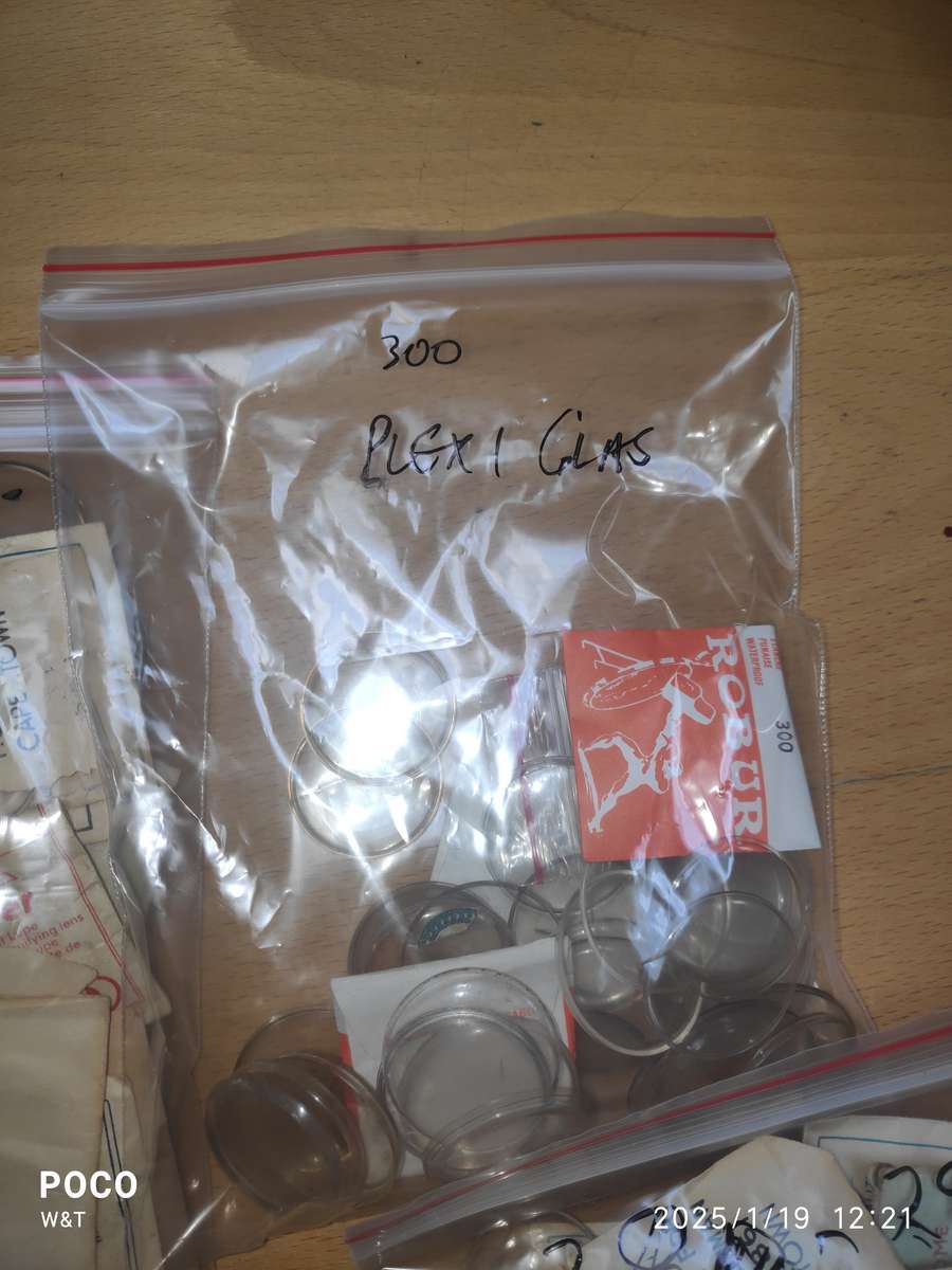 Bargain lot of  Gents Watch PlexiGlass