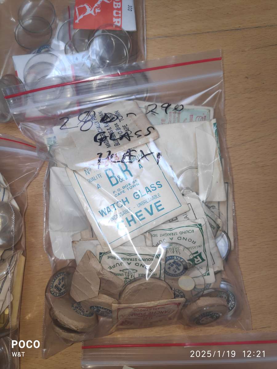 Bargain lot of  Gents Watch PlexiGlass