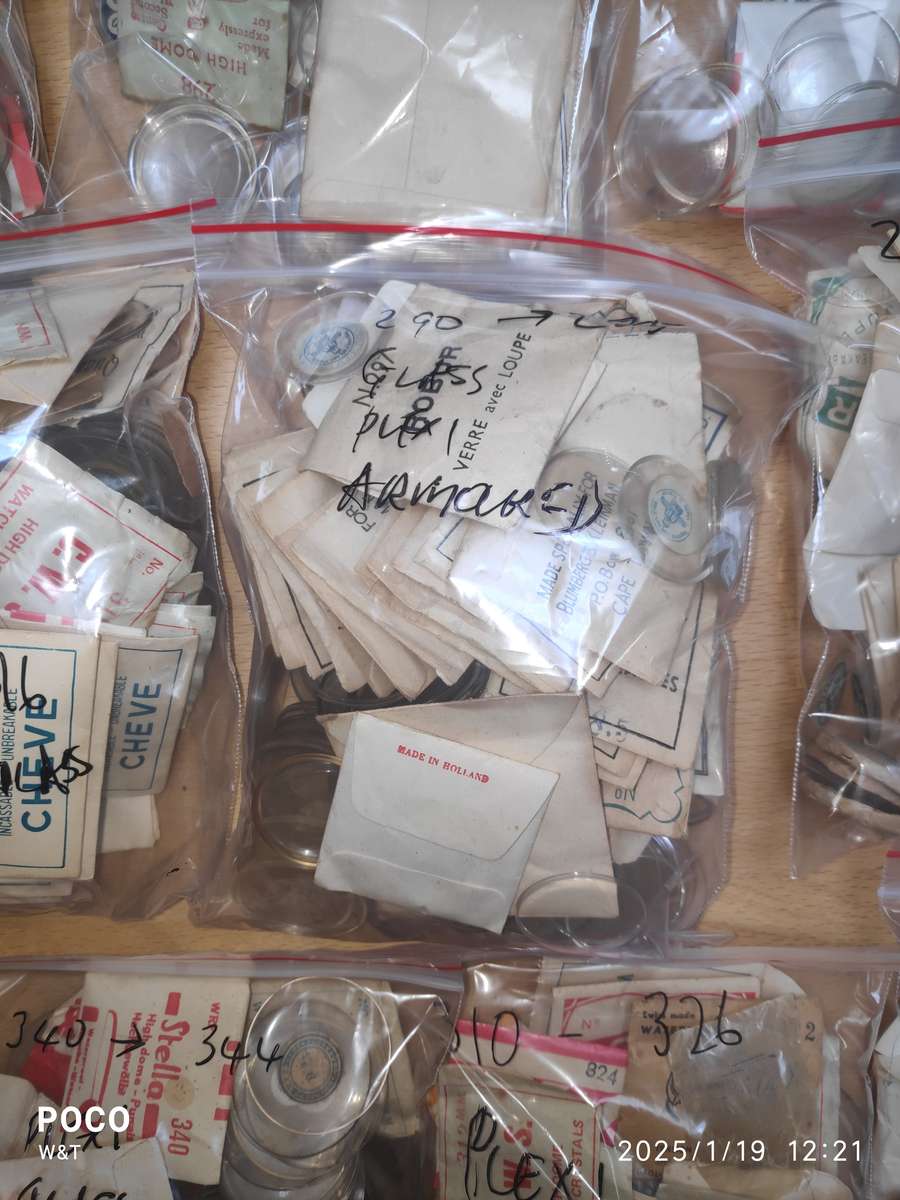 Bargain lot of  Gents Watch PlexiGlass