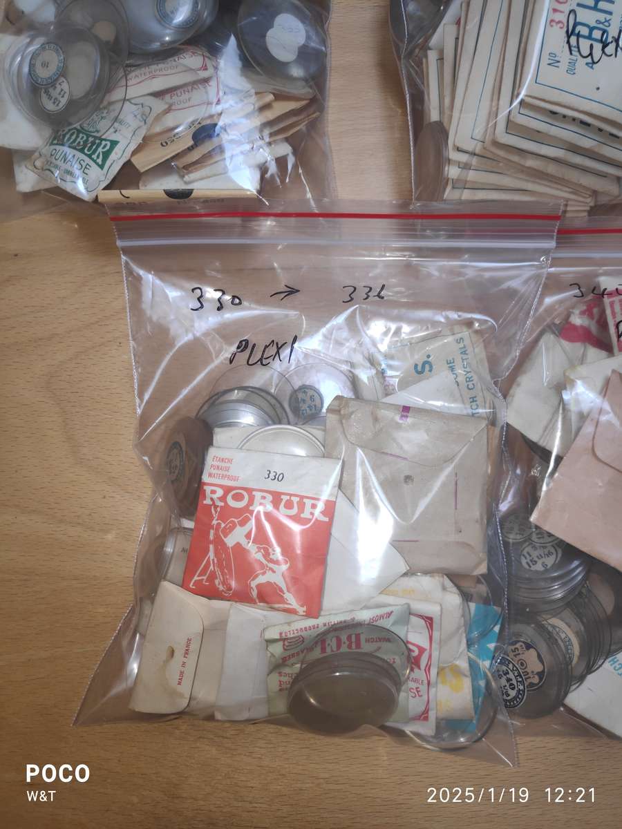 Bargain lot of  Gents Watch PlexiGlass