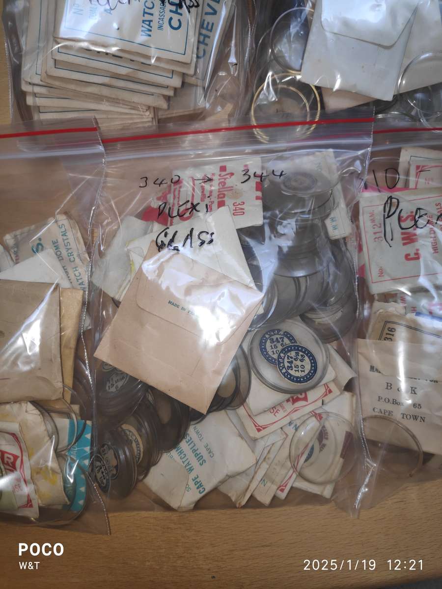 Bargain lot of  Gents Watch PlexiGlass