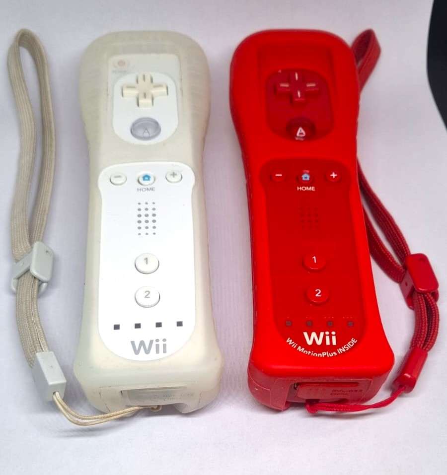 WII MINI BUNDLE IN "LIKE NEW" CONDITION