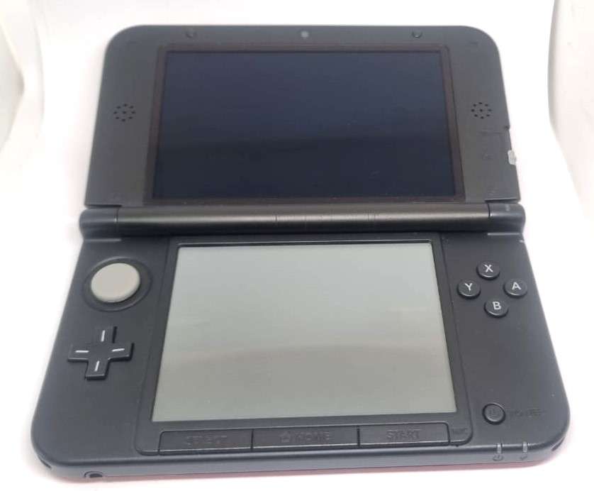 Amazing Condition Nintendo 3DS XL Bundle