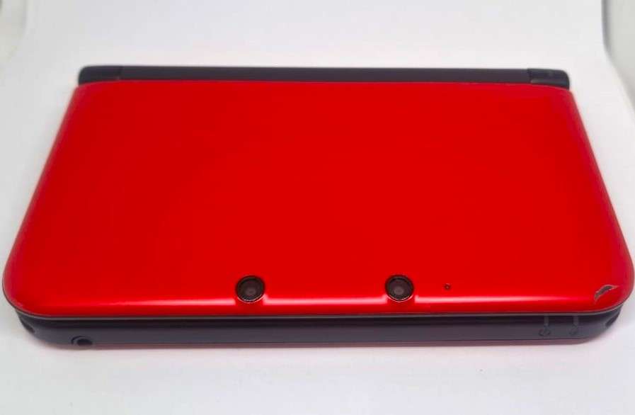 Amazing Condition Nintendo 3DS XL Bundle