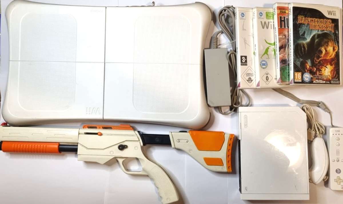 Big Nintendo WII Bundle (Kindly read description below)