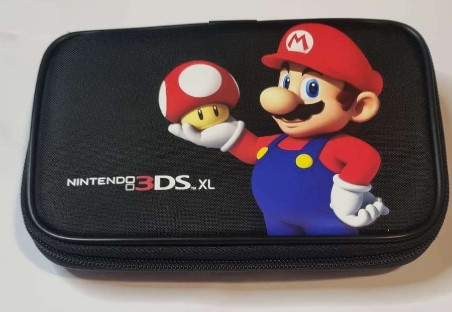 Great Condition Nintendo 3DS XL Bundle