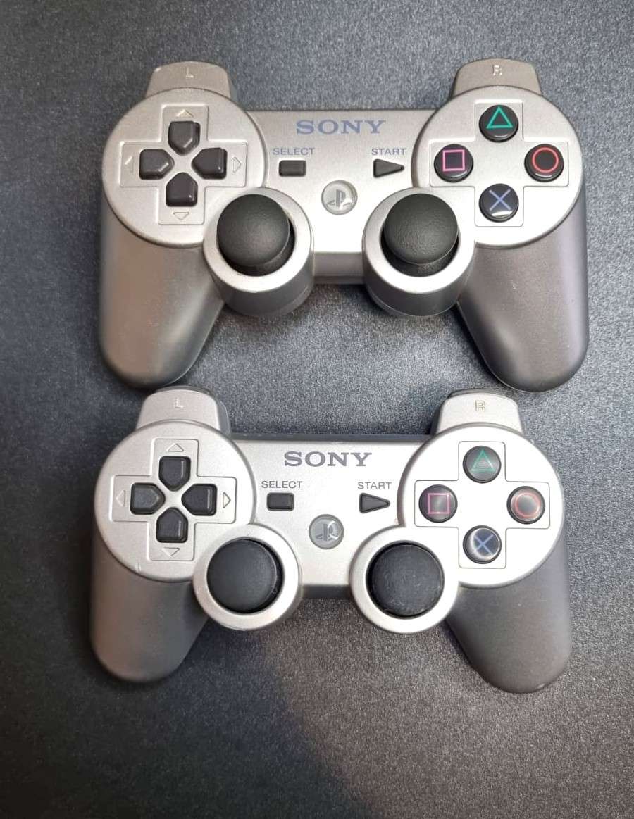 Amazing Rare Limited Edition Silver PS3 Bundle