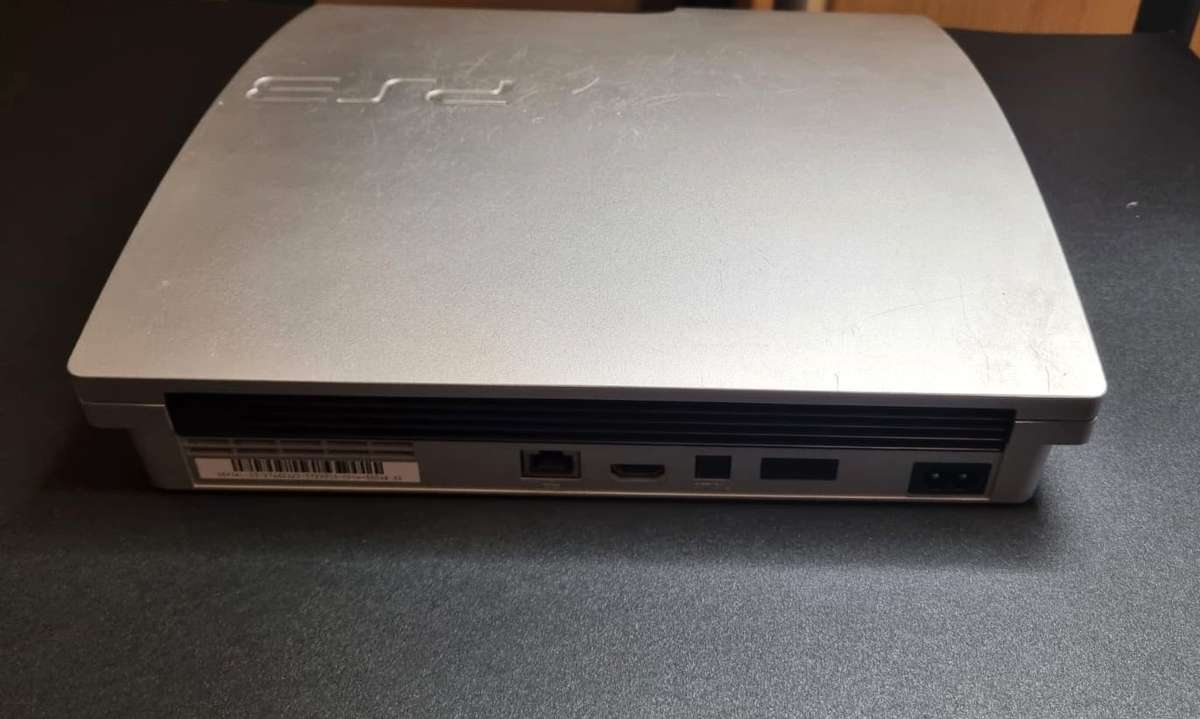 Amazing Rare Limited Edition Silver PS3 Bundle