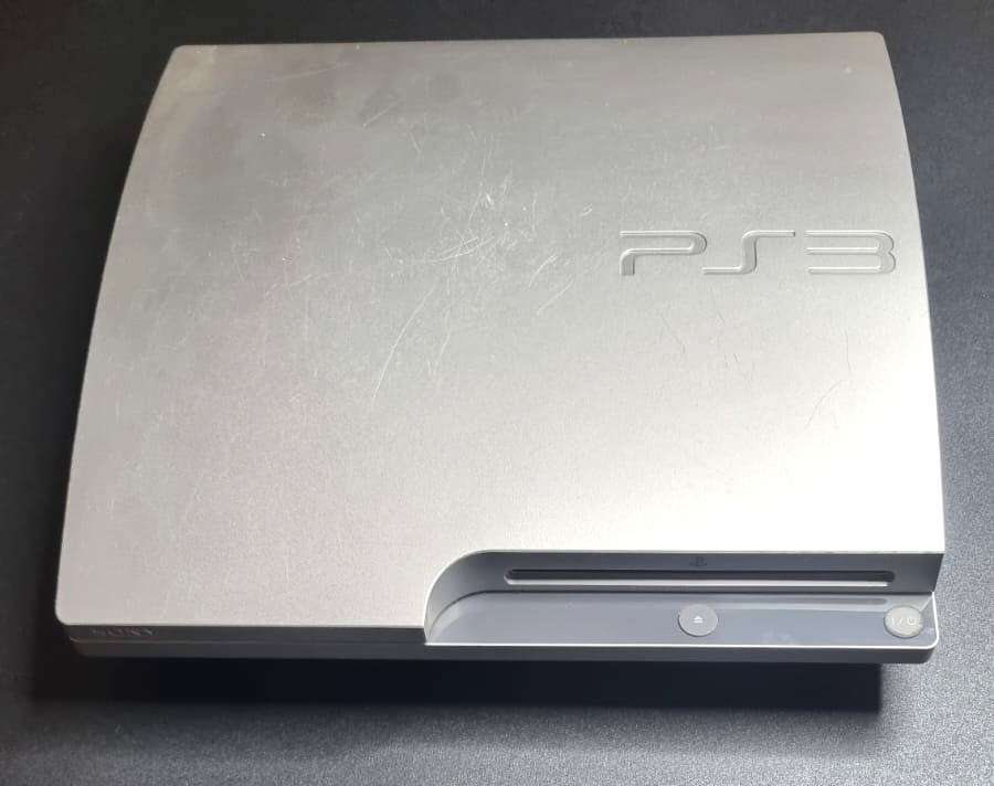 Amazing Rare Limited Edition Silver PS3 Bundle