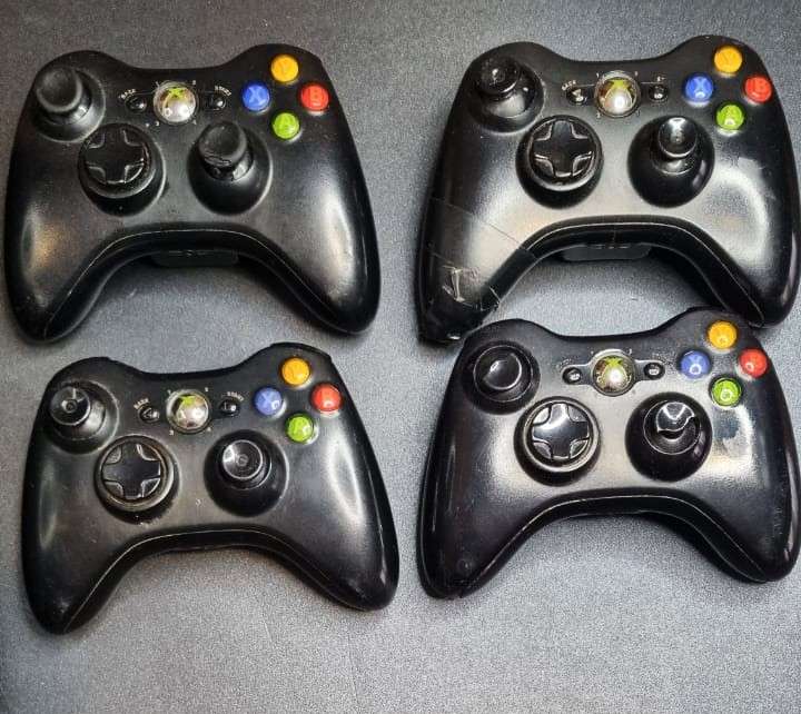 XBOX 360 S BUNDLE (KINDLY READ DESCRIPTION BELOW)