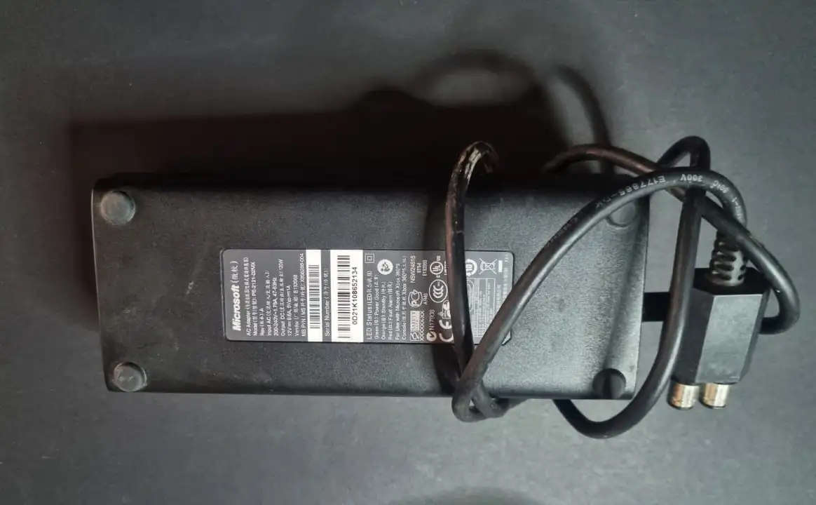 Great Condition XBOX 360S (Kindly read description below)