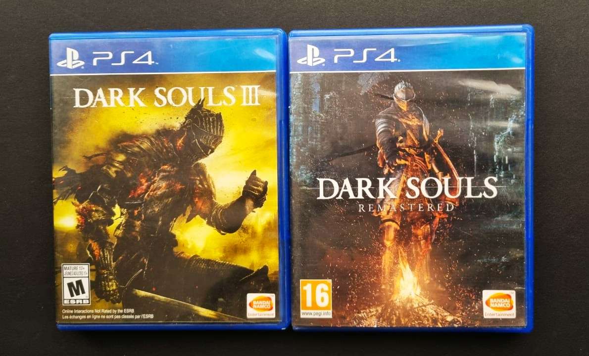 DARK SOULS PS4 BUNDLE