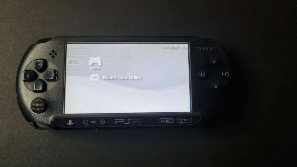 Good Condition Sony PSP Street Bndle