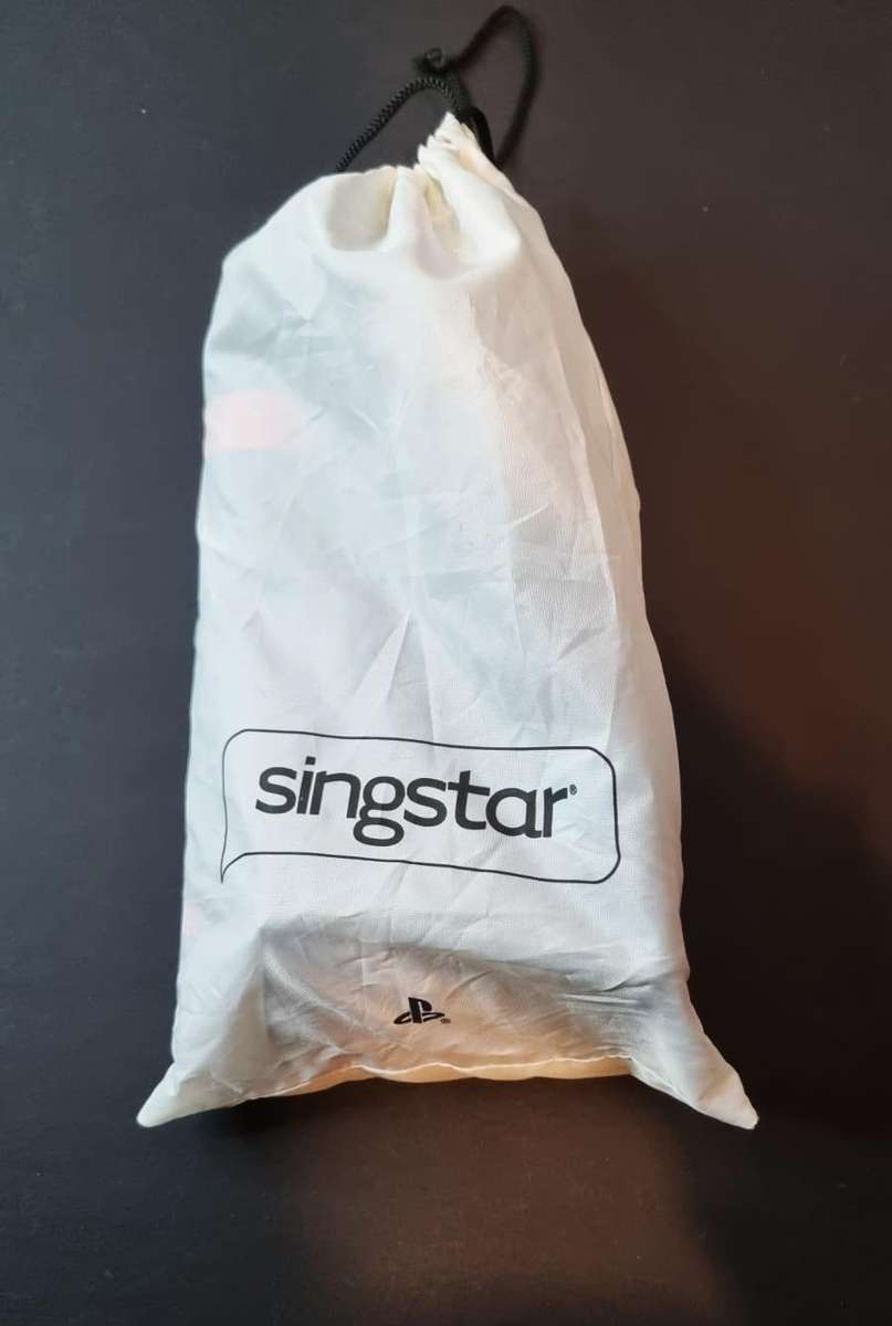 AMAZING CONDITION SINGSTAR WIRELESS PS2 BUNDLE