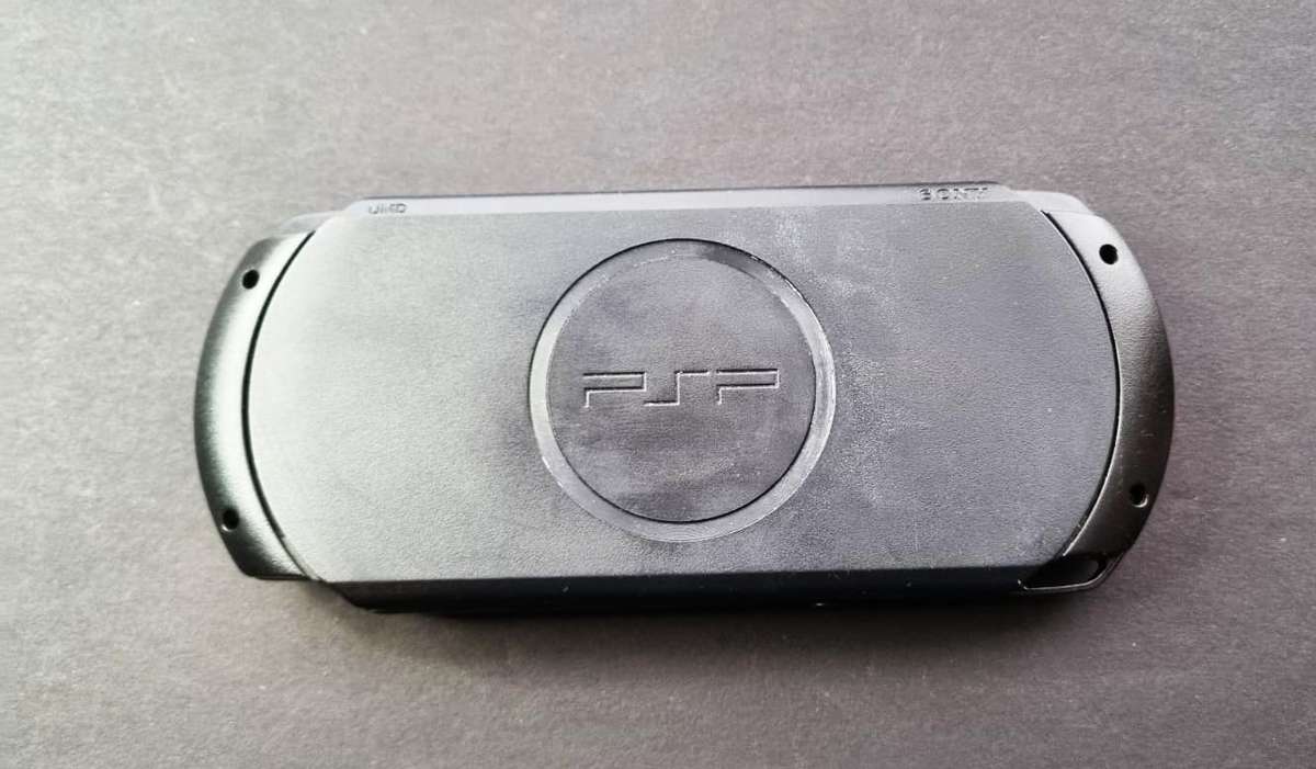 Great Condition Sony PSP Street Bundle