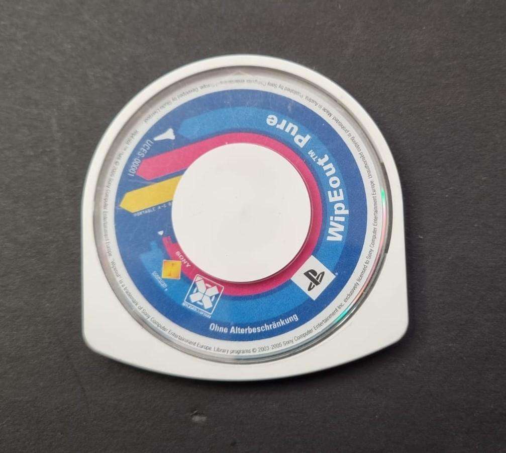 Great Condition Sony PSP Street Bundle