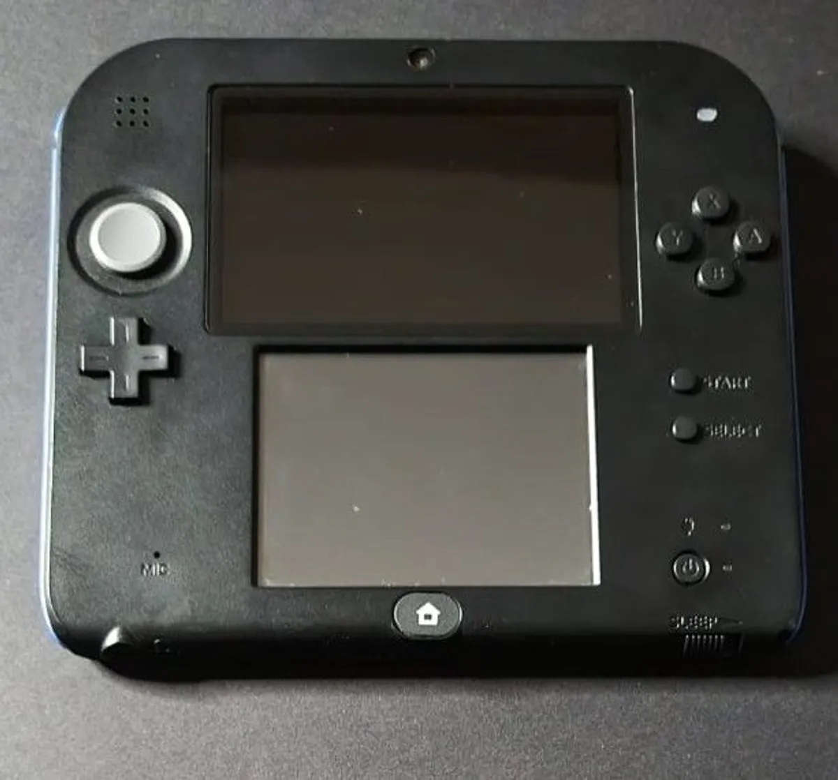 "Like New" Condtion BLACK AND BLUE NINTENDO 2DS BUNDLE