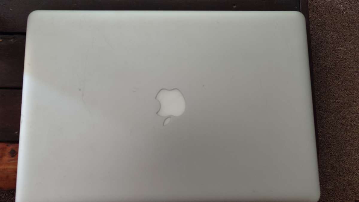 MACBOOK PRO