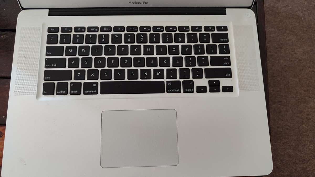 MACBOOK PRO
