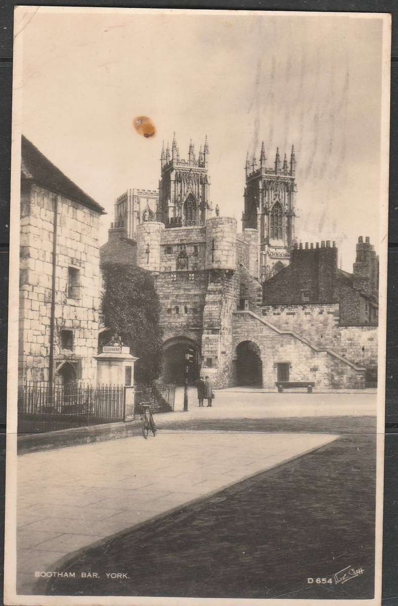 A LOVELY POST CARD PICTURE BOOTHAM BAR YORK MAILED FROM G.B. TO S. A.  LOOK SCAN X2